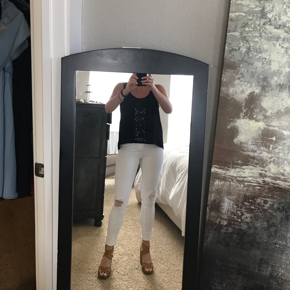Sleeveless black top