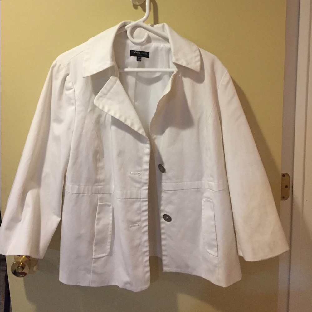 Cropped linen jacket