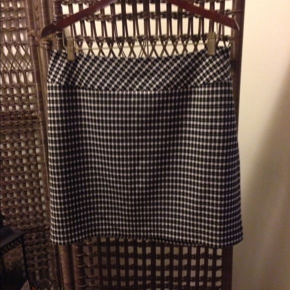 LOFT Dresses & Skirts - Fancy LOFT Black & Cream Miniskirt