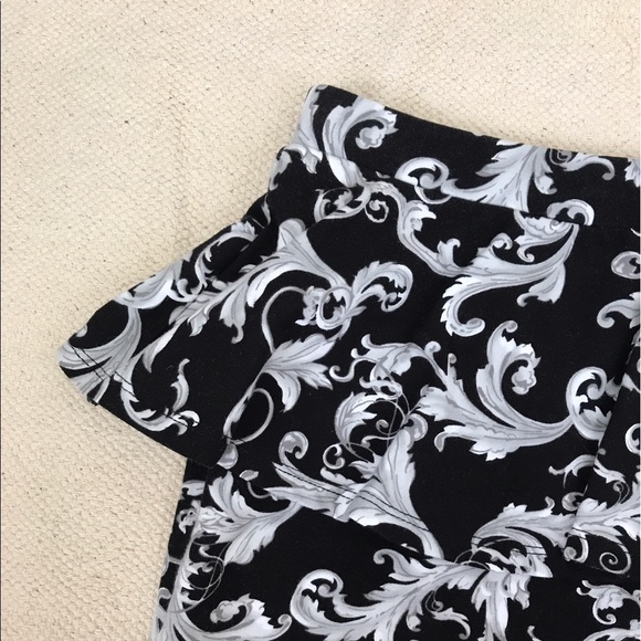Black and White Peplum Skirt - Picture 2 of 2