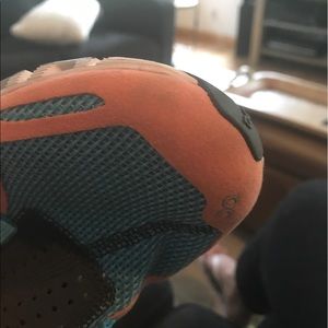 On Cloud women's light weight running shoe