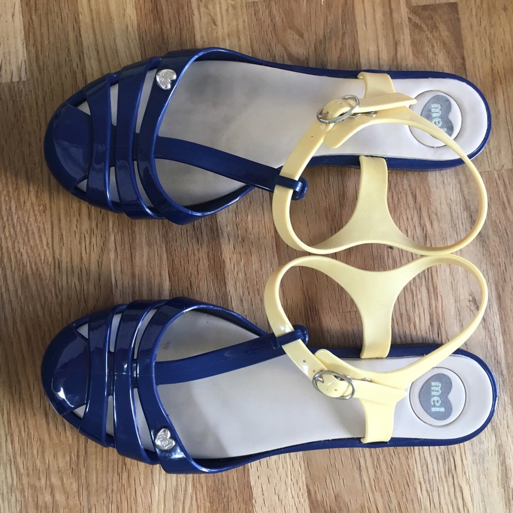 MELISSA RUBBER SHOES - SIZE US 6