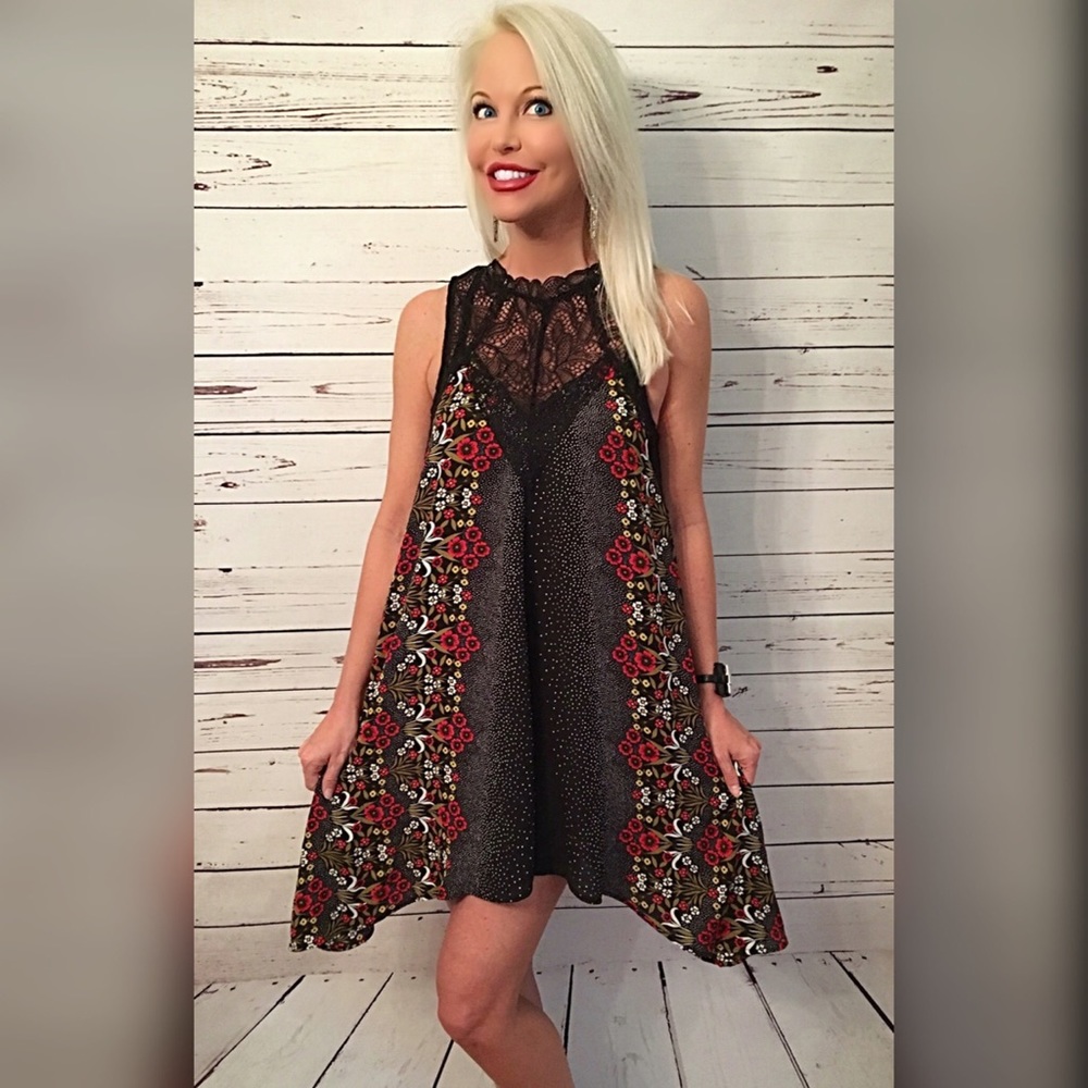 Stunning lace detail shark bite hem slip dress - Picture 3 of 4