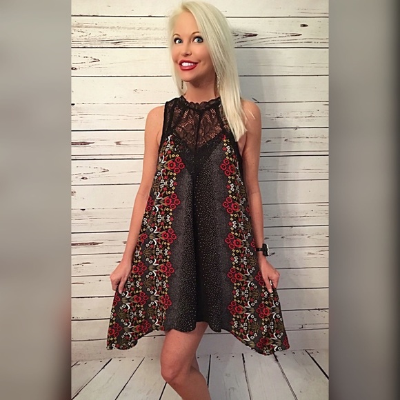 Stunning lace detail shark bite hem slip dress - Picture 3 of 4