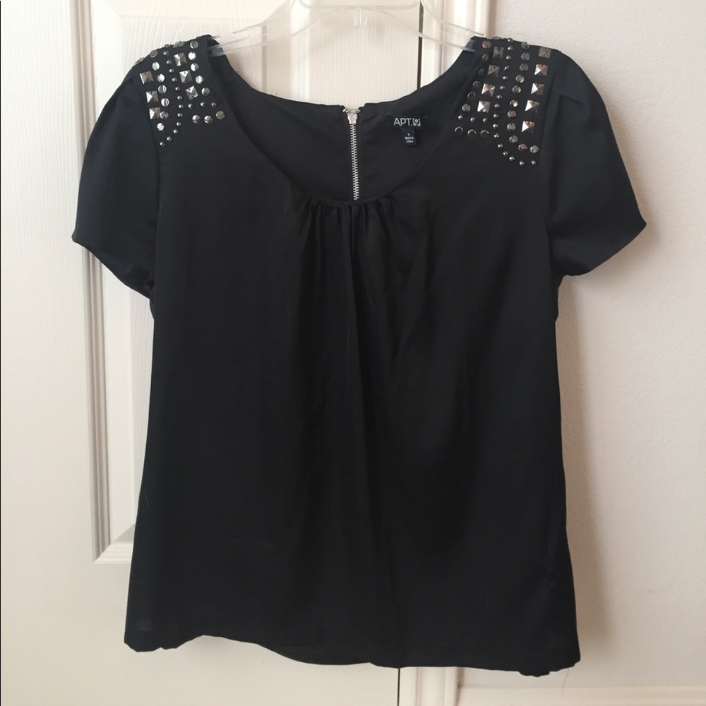 ✨FINAL 🔽✨ Studded shoulder blouse