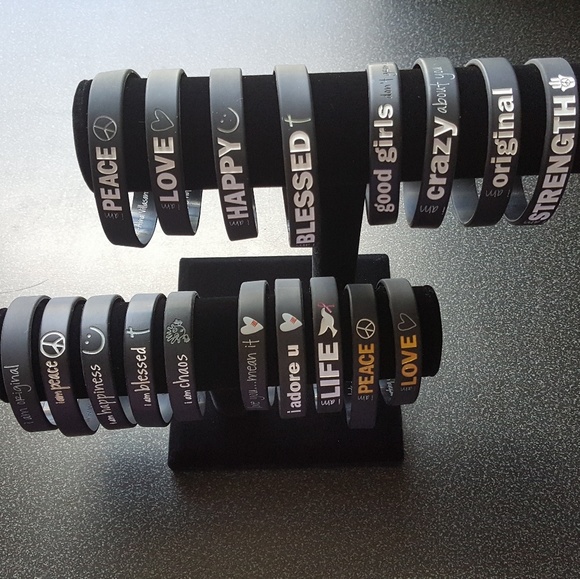 Peace Love World, Fashion Top, Love is the only way, w/Gift, NWT - Picture 6 of 7