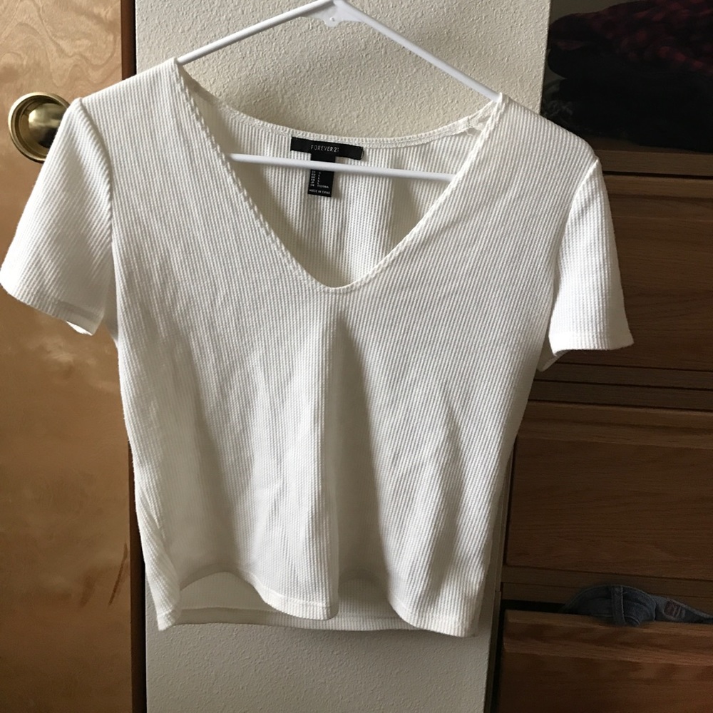 Ribbed white tee cropped