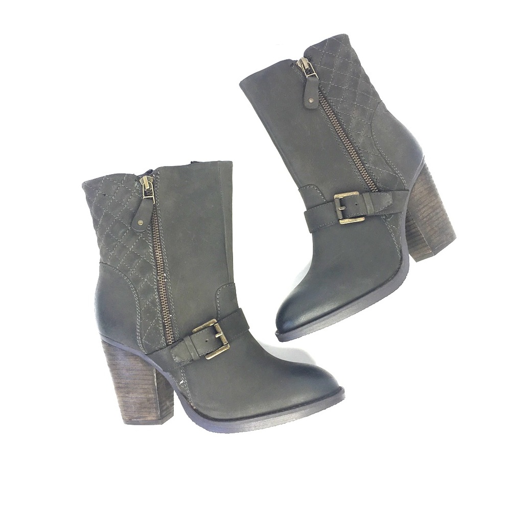 BLONDO black quilted boots