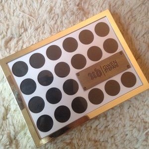Gwen Stefani Urban Decay Eye Shadow Palette