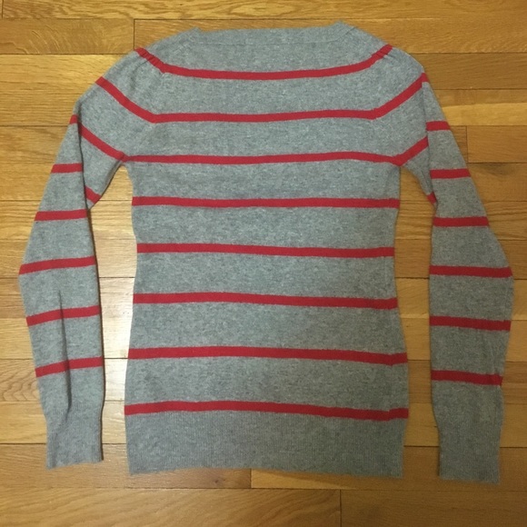 Light Striped Pull-over - Picture 4 of 4