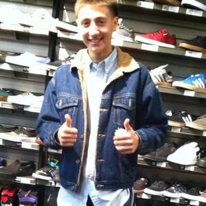 Meet your Posher, Aaron