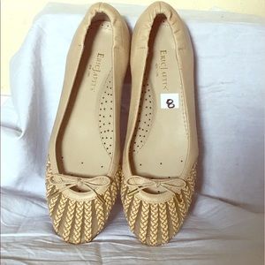 Tan flats