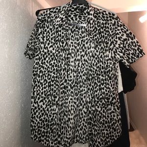 Animal print short sleeve