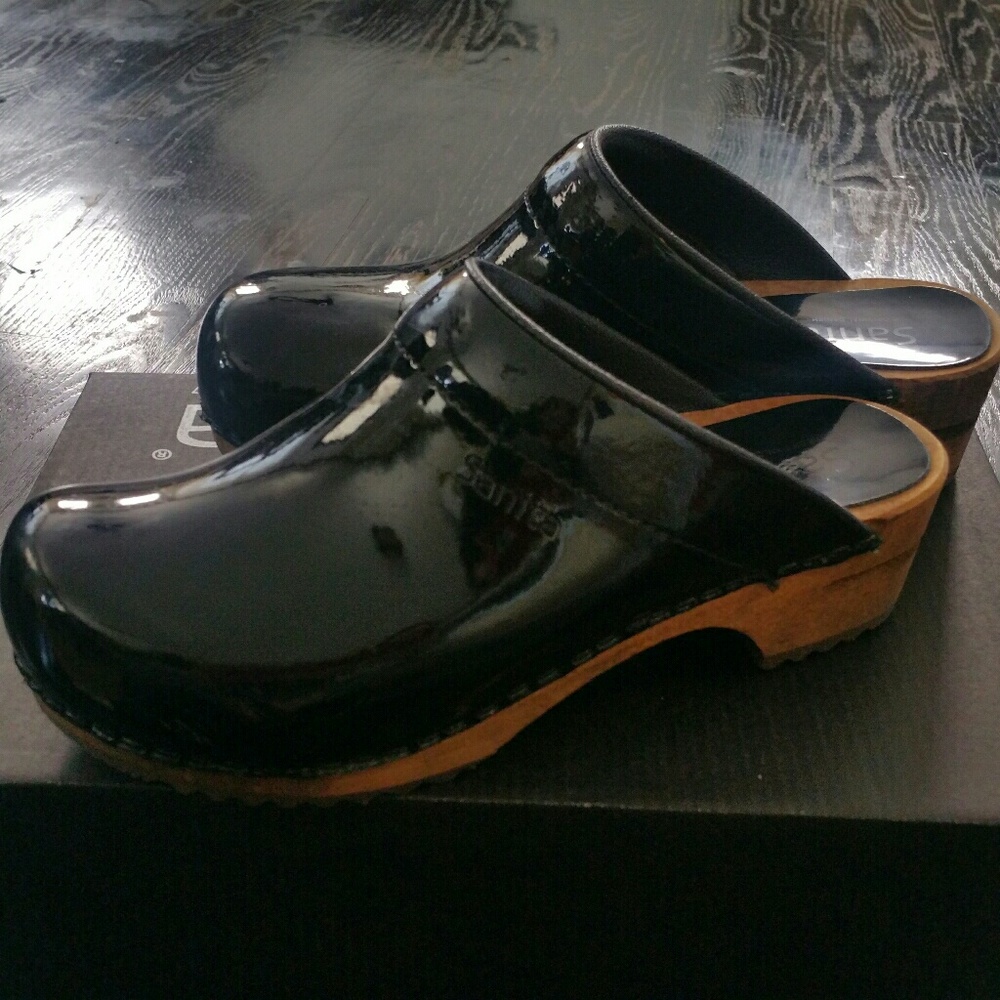 SANITA Clogs. Good as new.