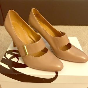 Beautiful Mary Jane style heels