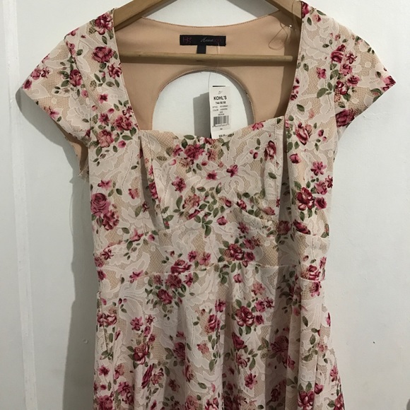 Heart and Soul Floral Dress - Picture 3 of 6