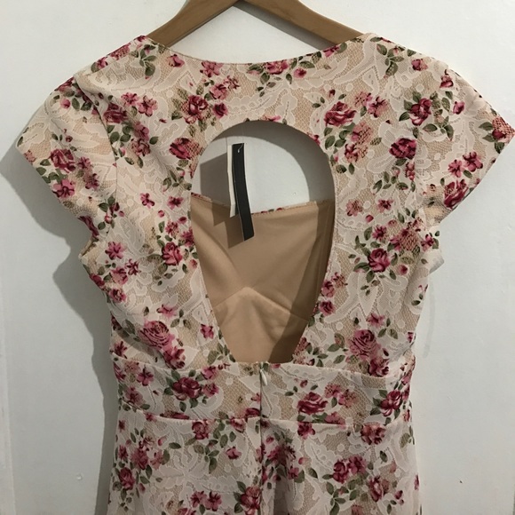 Heart and Soul Floral Dress - Picture 4 of 6