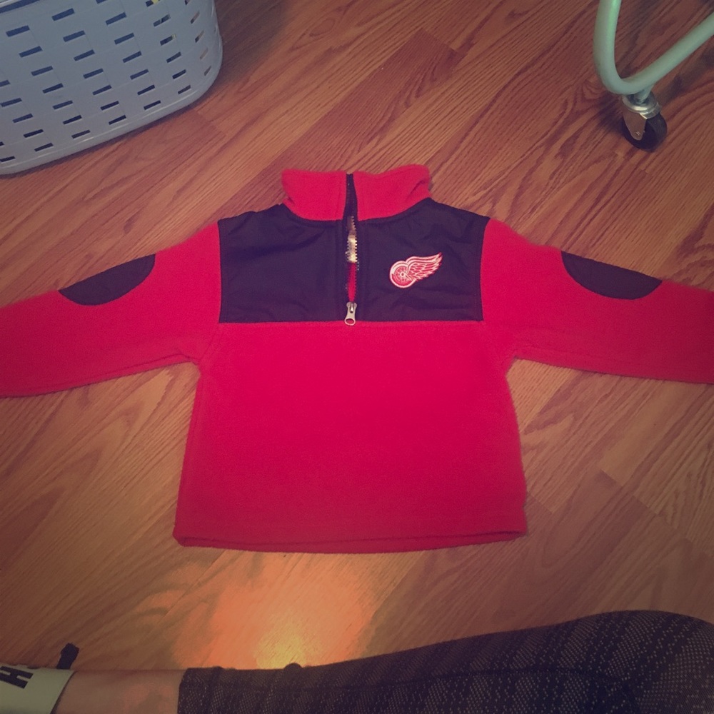 Boys Redwings pullover 2T