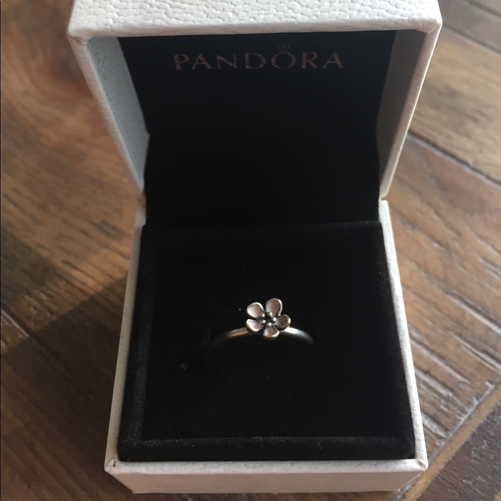 Daisy Pandora Ring