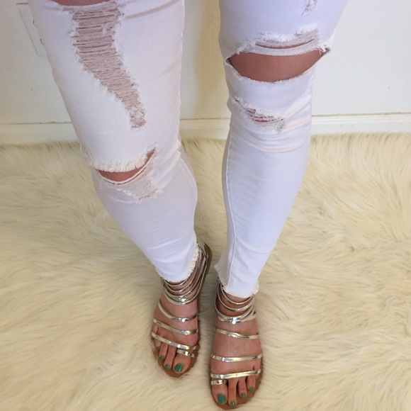 •LAST 1• Melrose Metallic Silver Toe Ring Sandals - Picture 2 of 8