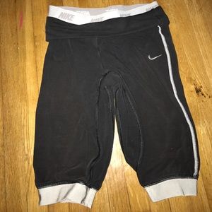 nike capris