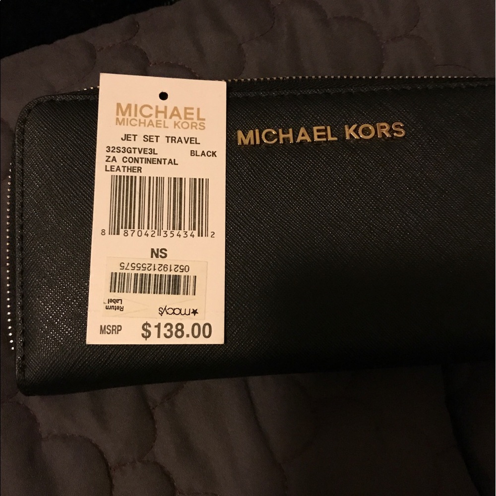 Michael Kors Jet Set Continental Wallet