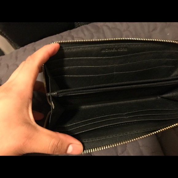 Michael Kors Jet Set Continental Wallet - Picture 5 of 5