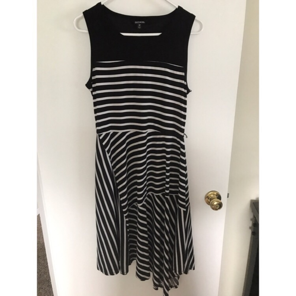 Black and White Assymetrical Hem Dress Sz S