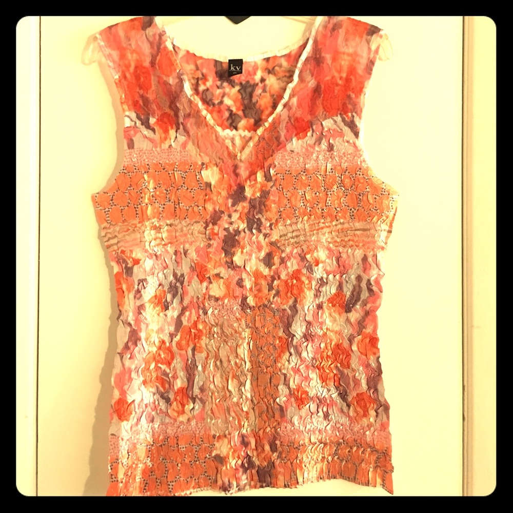 KV sleeveless top
