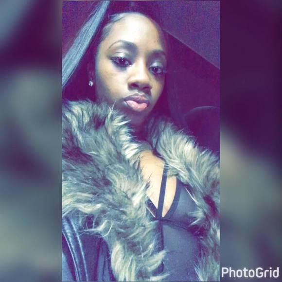 Meet your Posher, Briana - Picture 1 of 1