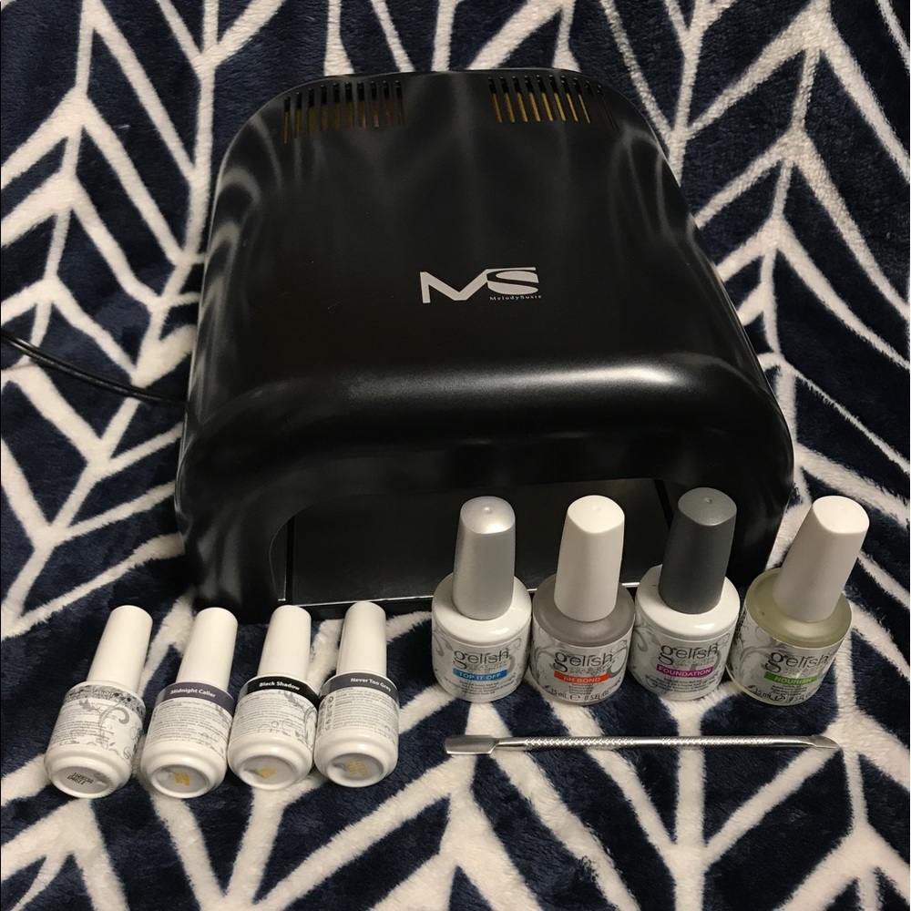 💕SOLD💕V Nail Light & Polish