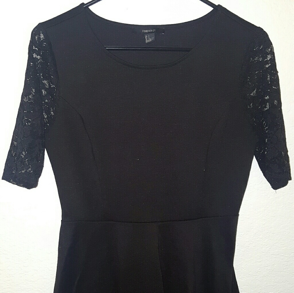Forever 21 lace short sleeve dress