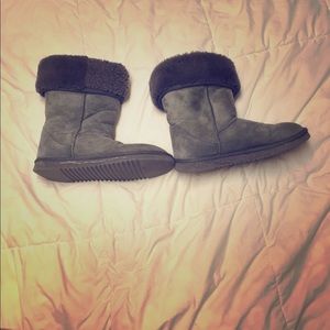 Cozy sheepskin boots
