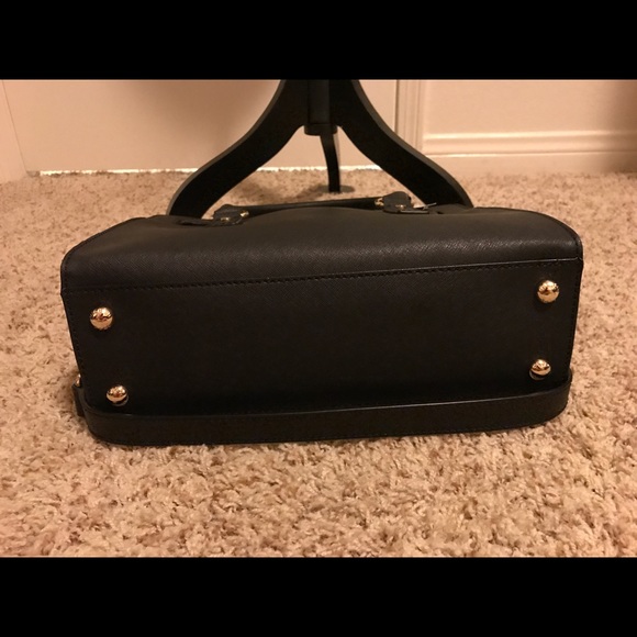 Michael Kors Hamilton Purse - Picture 3 of 8