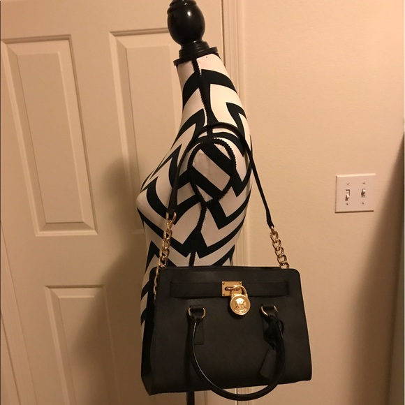 Michael Kors Hamilton Purse - Picture 4 of 8