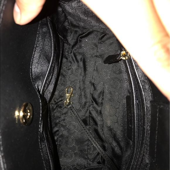 Michael Kors Hamilton Purse - Picture 7 of 8