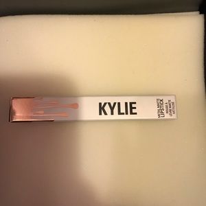 Kylie liquid lipstick - heir