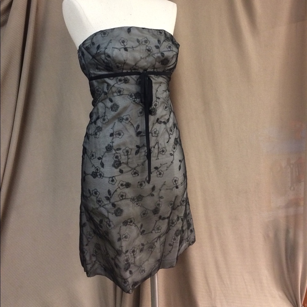 Sleeveless silk Tocca dress.  Size 0