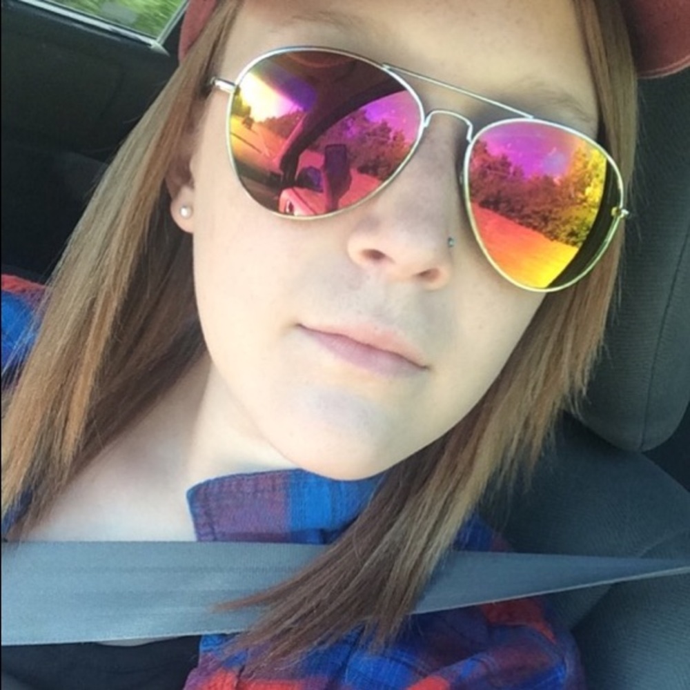 Meet your Posher, Hannah