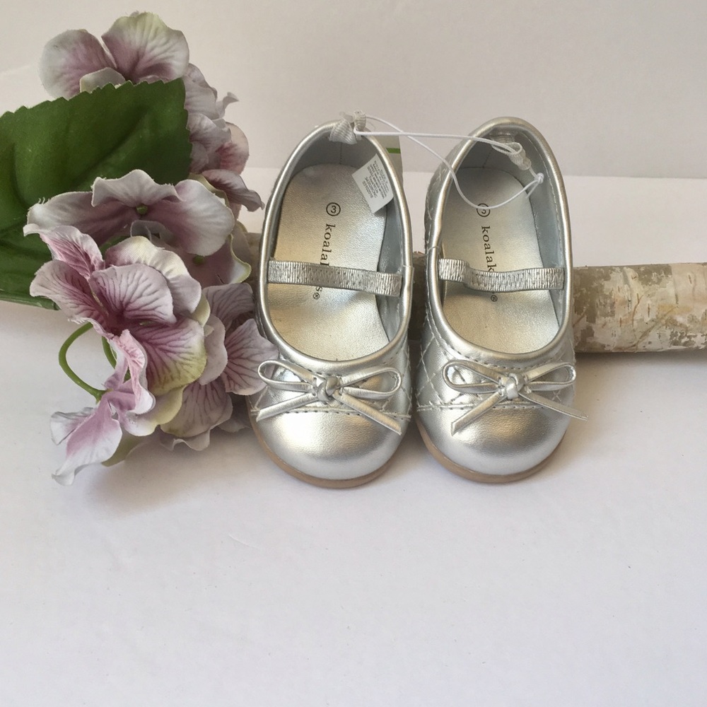 🅗🅞🅢🅣 🅟🅘🅒🅚 X2!! NWT Baby Girls Silver Shoes