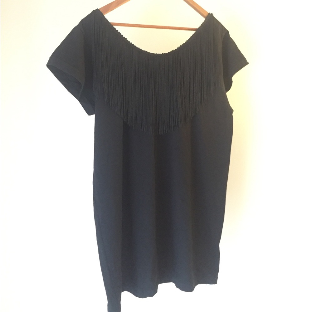 FUN - Oversized scoop-back fringe dress.