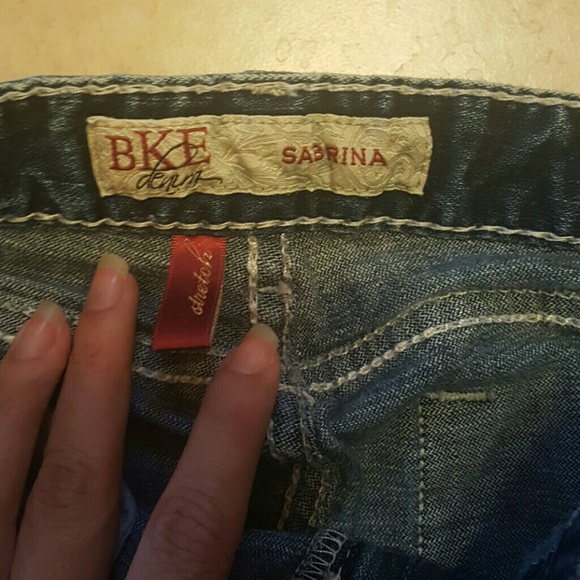 BKE Jeans, Size 27 x 35.5 - Picture 3 of 6