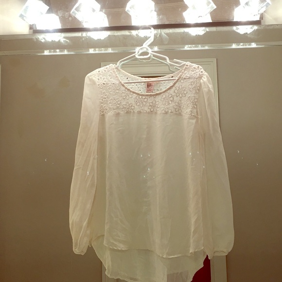 Francesca's Collections Tops - Light White Floral Top Francesca's Collections Tops - Light White Floral Top