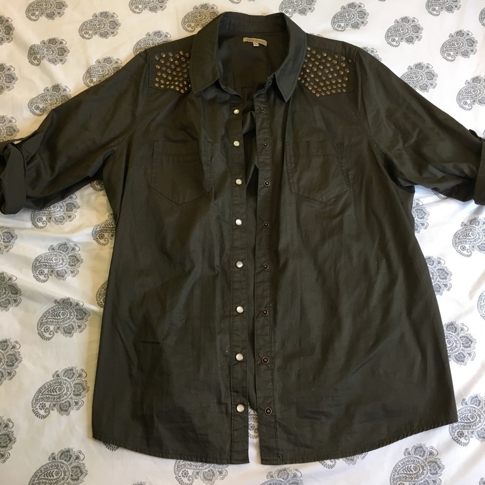 Democarcy Country Chic Top in Army Green