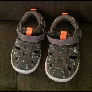 Stride Rite size 5W sandals camo gray