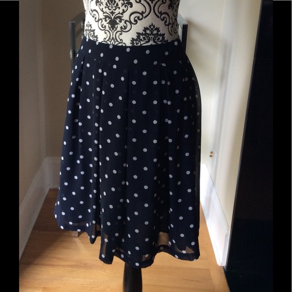 H&M Dresses & Skirts - H&M pleated skirt