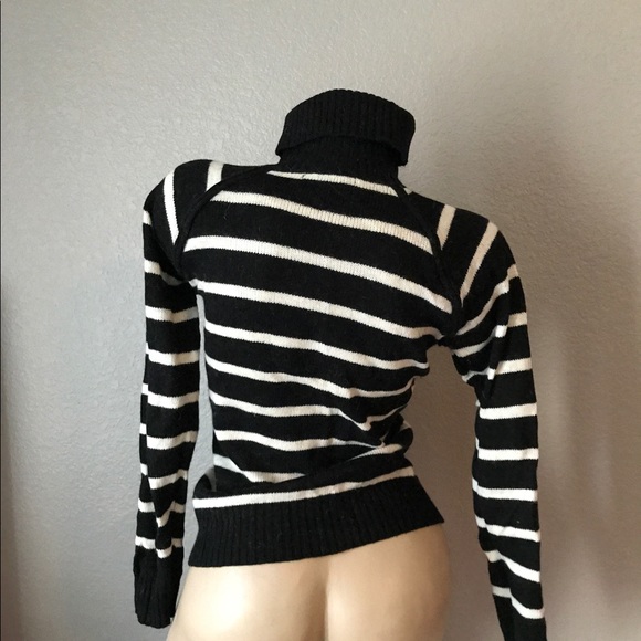 Black and white stripe pocketed sweater Medium - Picture 2 of 2