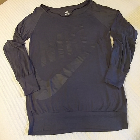 Nike Tops - 🎊SALE🎊 Final Price Nike Long Sleeves Top Sz L