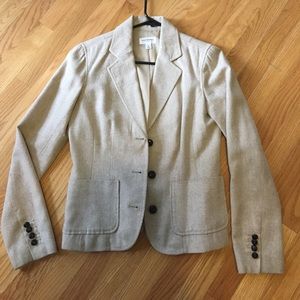 Classic linen blazer, perfect for summer!