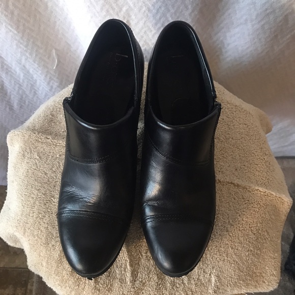 9 wide shoes